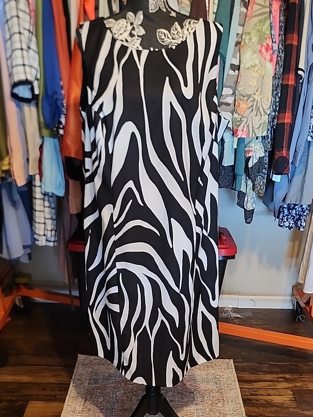 dressbarn Black and White Zebra-Print Sleeveless Shift Dress